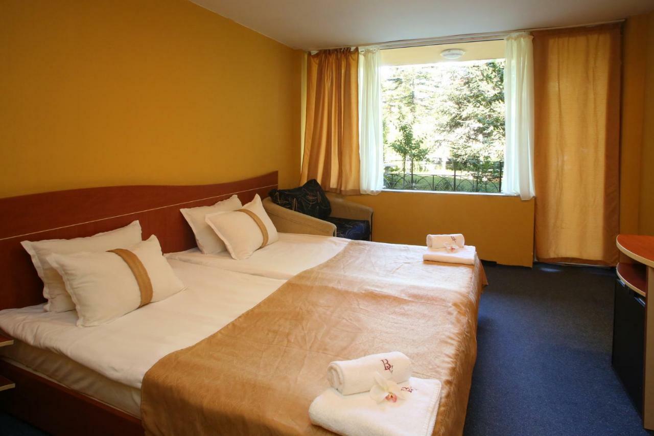 Bona Vita Hotel Golden Sands Exterior photo